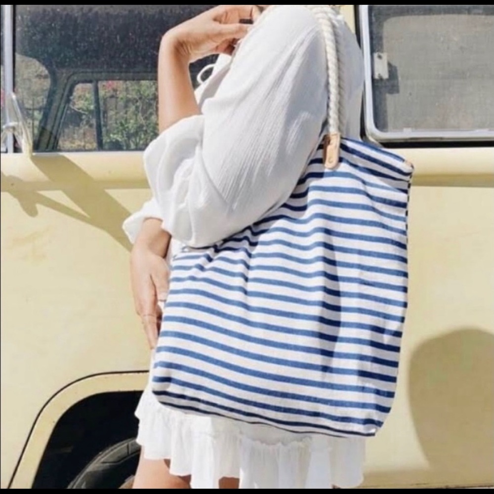 Summer and Rose Tote NWT